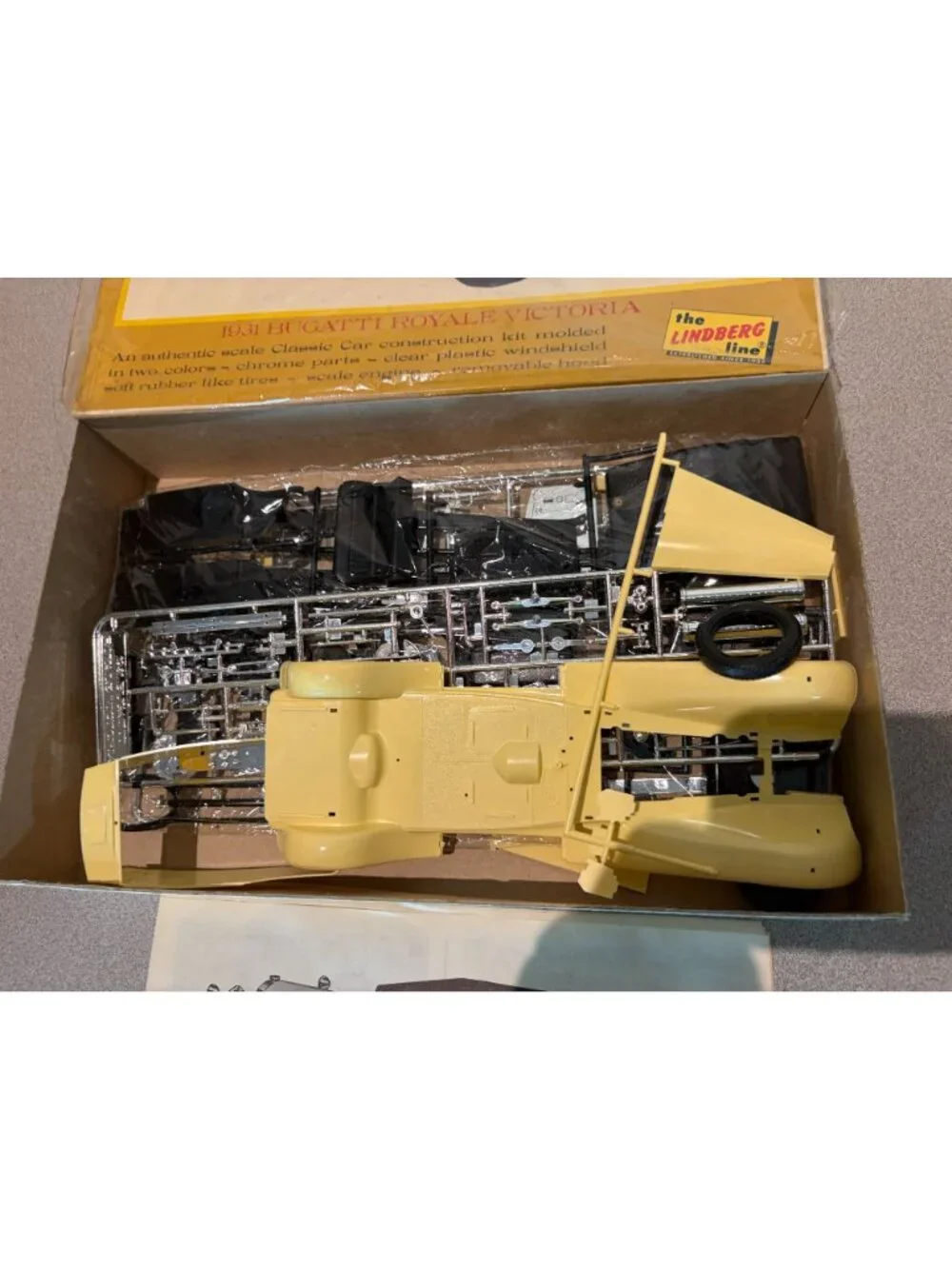 Vintage Lindberg 1/24 1931 Bugatti Royale Victoria Plastic Model Car Kit 679 NIO
